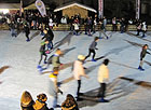 Pista di ghiaccio per il pattinaggio invernale Pista di ghiaccio per il pattinaggio invernale