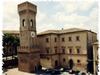 Piazza dei Martiri ad Ostra con la torre dell'orologio