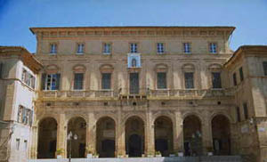 Ostra, palazzo del municipio