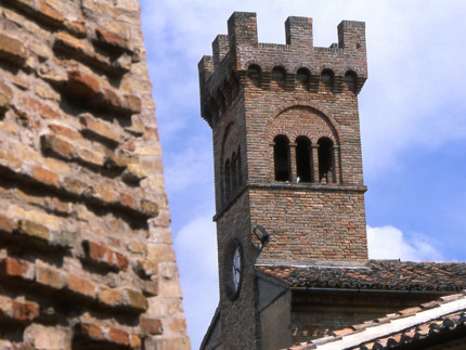 La torre civica di Castelleone di Suasa