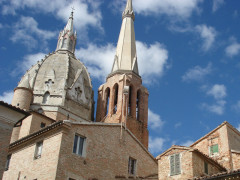 Ostra Vetere, veduta della Chiesa di Santa Maria di Piazza