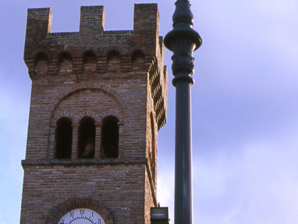 La torre civica di Castelleone di Suasa