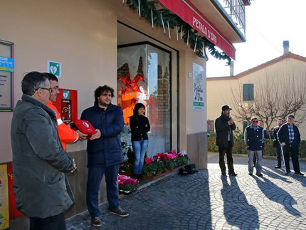 Inaugurato il defibrillatore a Serra de' Conti