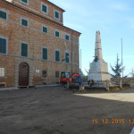 Lavori in piazza don Minzoni a Ostra Vetere, torna alla luce la neviera