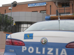 La sede della Polizia Stradale, 113, auto