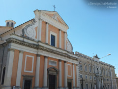 Piazza Garibaldi, il Duomo e il palazzo Vescovile