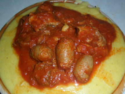 Polenta con salsicce