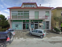 La filiale della Banca dell'Adriatico a Corinaldo, in via Borgo di Sopra