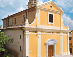 La chiesa di San Pellegrino, in piazza Leopardi, a Ripe di Trecastelli