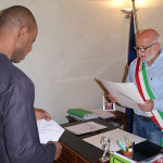 Castelleone di Suasa, conferita la cittadinanza italiana a Moses Okunbor Monday