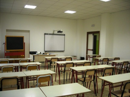 Banchi di scuola, aula scolastica