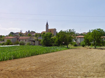 La frazione di Brugnetto del comune di Trecastelli, vista dalla provinciale Corinaldese