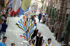 Corinaldo, gli sbandieratori alla contesa del Pozzo della Polenta - edizione 2012