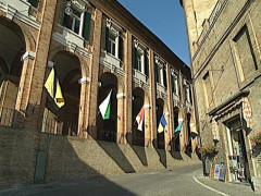 Il palazzo comunale di Corinaldo