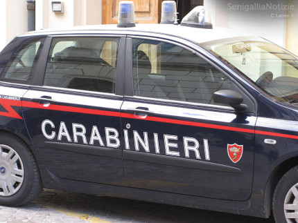 Carabinieri, auto, gazella