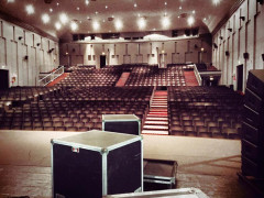 La sala interna del teatro La Fenice di Senigallia, con i suoi oltre 870 posti