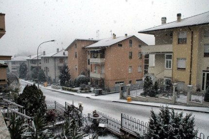 La neve caduta a Castelleone di Suasa nella mattinata di giovedì 5 gennaio 2017