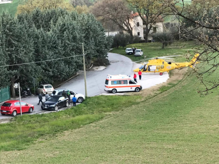 Il soccorso del 118 e l'arrivo dell'eliambulanza a Ostra Vetere