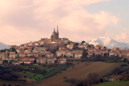 Ostra Vetere: panorama e skyline del paese