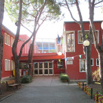 La scuola Leopardi in via Marche a Senigallia