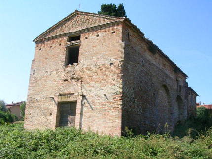 Serra de' Conti, la chiesa abbandonata di S. Maria delle Grazie, detta comunemente Madonna del Piano