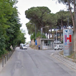 La strada del Camposanto Vecchio a Senigallia e l'ingresso all'area dell'ospedale