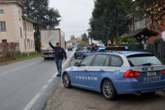 Polizia, posto di blocco stradale, 113