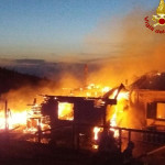 Incendio al rifugio Corsini sul monte Nerone, ingenti i danni