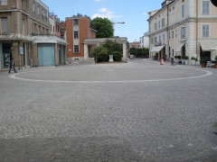 Piazza Saffi, vista da via Cesare Battisti