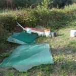 rifiuti abbandonati al pioppeto del Cesano