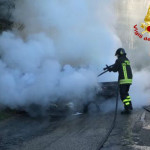 Vigili del fuoco spengono incendio