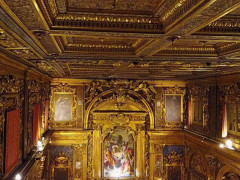 Chiesa della Croce a Senigallia: soffitto e pala dell'altare