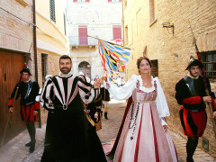 Contesa del Pozzo della Polenta a Corinaldo