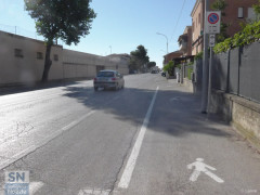 Divieto di sosta lungo via Sanzio (strada statale Adriatica) a Senigallia, e passaggio pedonale