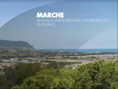 Le spiagge delle Marche nella brochure di Trenitalia