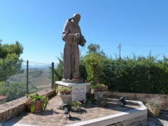 Statua di San Pio da Pietrelcina