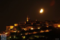 Luna su Corinaldo - foto di Orietta Savelli