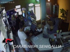 Rapine nelle sale slot di Senigallia - Immagini della videosorveglianza