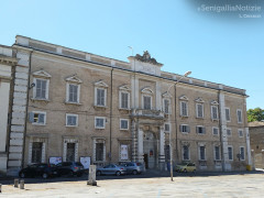Piazza Garibaldi, il palazzo Vescovile