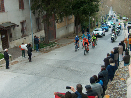 Passaggio della Tirreno-Adriatico 2019 a Ostra