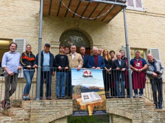 I protagonisti della mostra Agri Foto, pittore, fotografi e produttori delle tipicità enogastronomiche locali