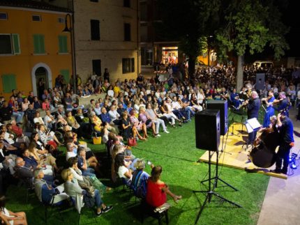 Concerto Umbriaensamble e Federico Mondelci a Trecastelli