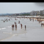 La spiaggia di Senigallia d'estate: ombrelloni e bagnanti