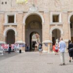Sit-in in piazza Roma