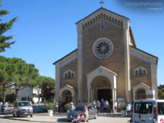 Chiesa del Portone affollata per il funerale di Enzo Tesei