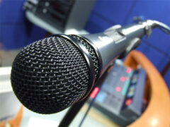 Microfono in uno studio di registrazione