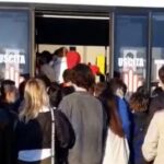 Autobus affollato da troppi passeggeri