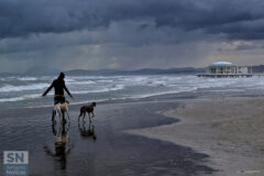 Passeggiata autunnale sulla spiaggia di Senigallia - Un giorno d'ottobre - Foto di Mauro Gasparini