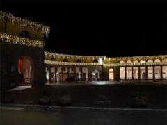 Foro Annonario illuminato con le luminarie per le Festività 2021/22
