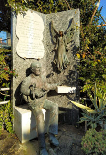 Monumento in bronzo del cestaio Ferruccio Tarsi